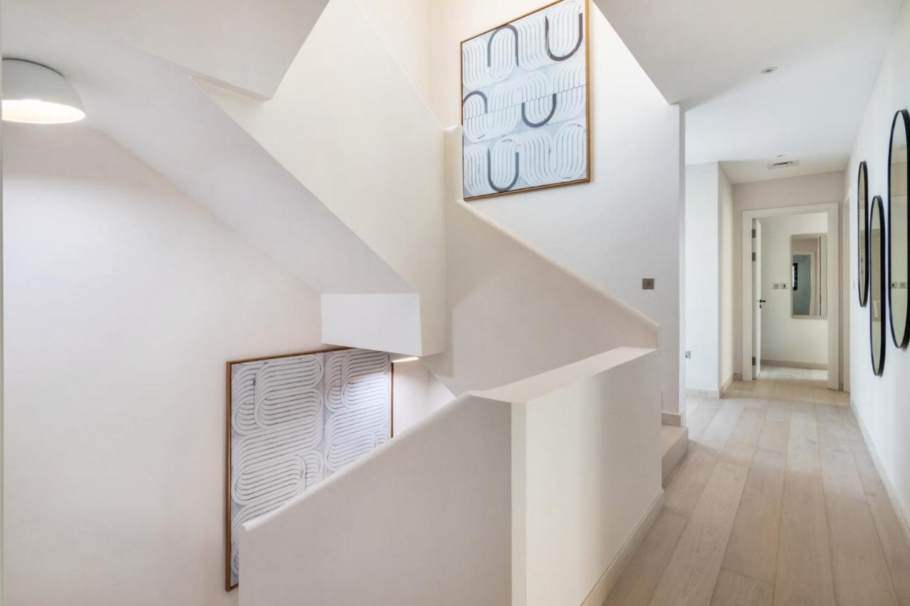 Stunning Palm With Rooftop Garden, Style Pool And By Exclusive Homes *