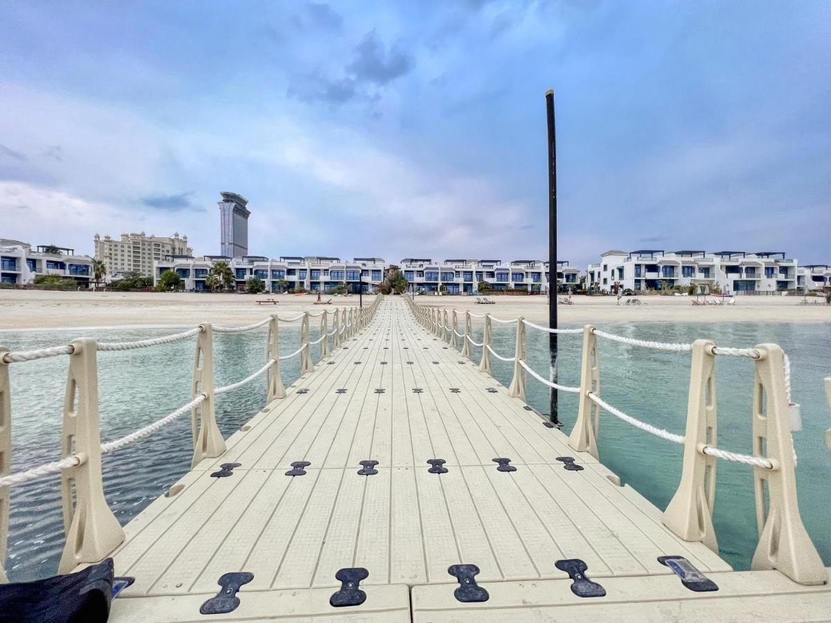 Stunning Palm With Rooftop Garden, Style Pool And By Exclusive Homes