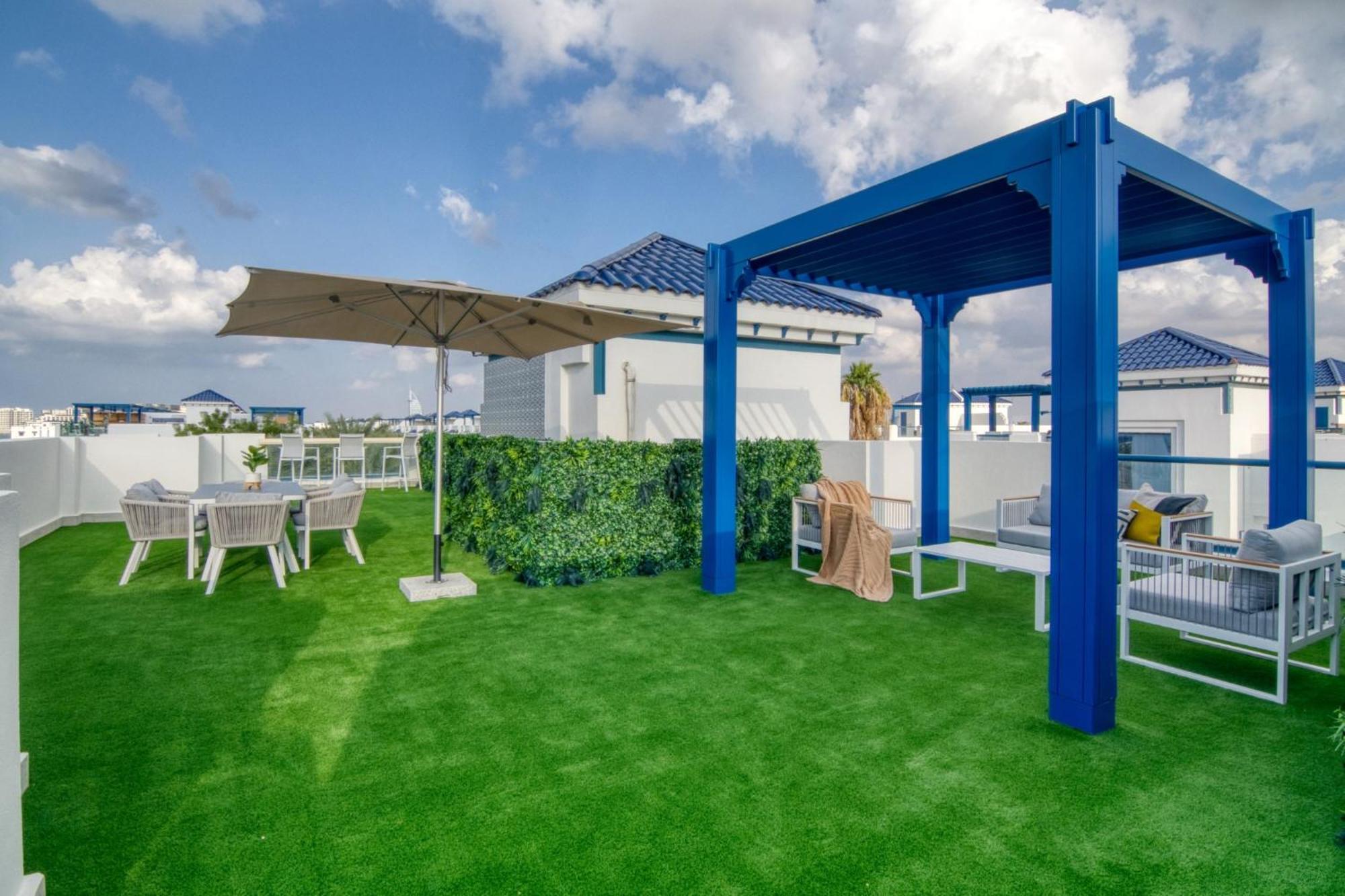 Villa Stunning Palm With Rooftop Garden, Style Pool And By Exclusive Homes *